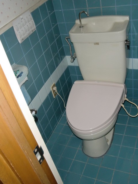 リフォーム前のトイレ