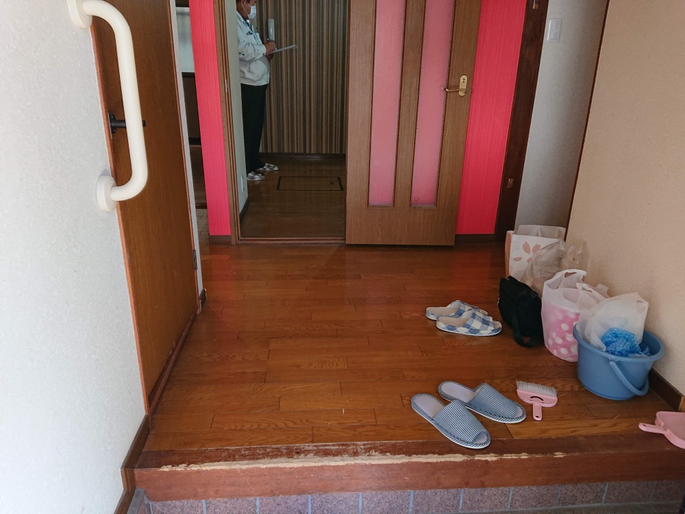 リフォーム前の玄関
