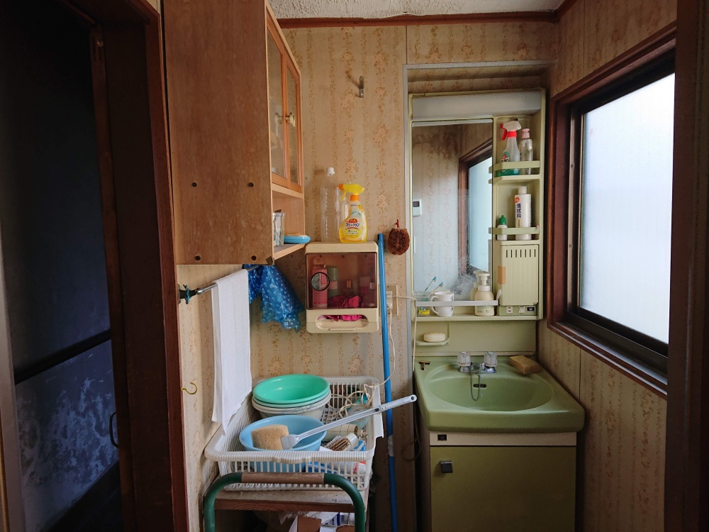 施工前（洗面所）