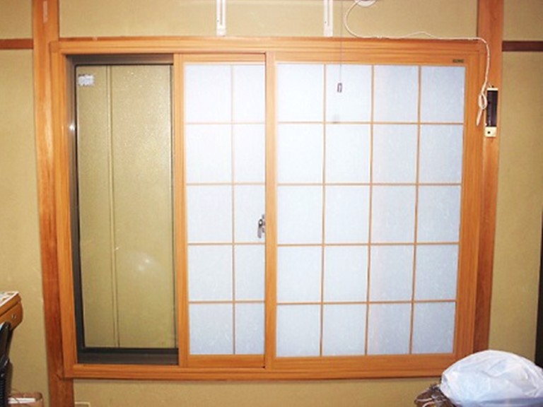 岸和田市内窓